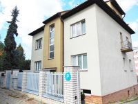 Zde si můžete prohlédnout exteriér i interiér klin…